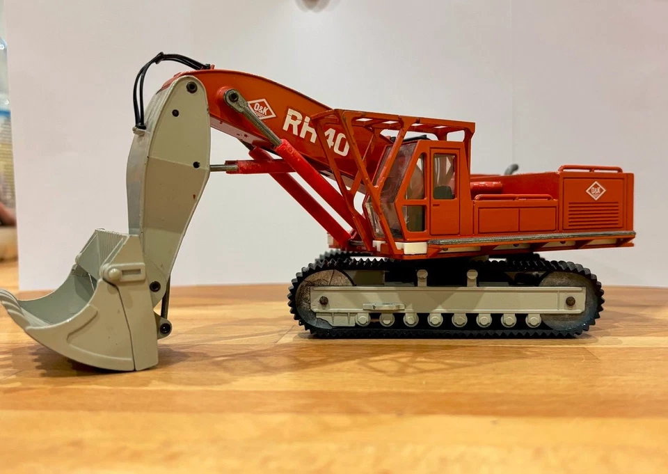 Excavadora de cuchara NZG n.º 188 RH40 O&K NZG Alemania escala 1:50 - Imagen 1 de 1