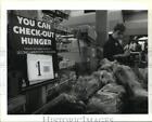 1995 Press Photo Schwegmann Supermarket joins "Check Out Hunger" campaign