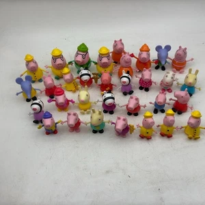 Peppa Pig Figuren 32 Stück • Family & Friends Figuren • verschiedene Stile • Spielzeug - Bild 1 von 11