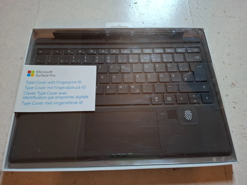 Microsoft Surface Pro Type Cover mit Fingerprint ID - Schwarz (GK3-00005) - Bild 1 von 1