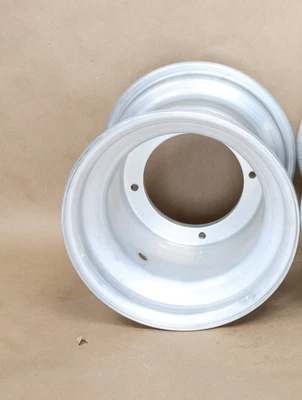 Nuevo ATC 110 125M 185 Llanta Trasera 8" 4x130 Patrón Perno Aluminio Kenda Foto 1 de 2