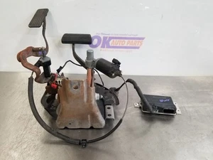 05 2005 GMC YUKON 5.3L THROTTLE MODULE WITH PEDAL/HARNESS - Picture 1 of 12