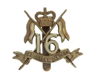 Insignia de gorra bi metal de Queens Crown 16th The Queens Lancers - Imagen 1 de 1