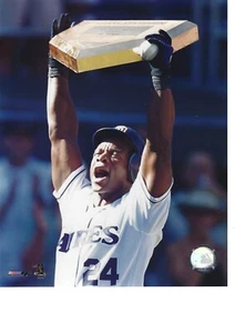 Rickey Henderson z~ San Diego Padres ~ 10.04.2001 8 x 10 Photo - Picture 1 of 3