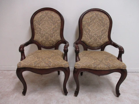Henredon French Carved Dining Room Armchairs Dark Chestnut   C Cover