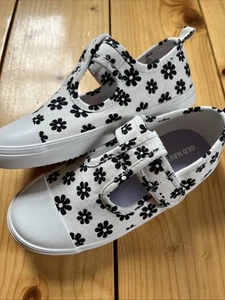 Old Navy Girls Shoes Sz 10 Toddler Mary Jane Black Flower - Picture 1 of 10