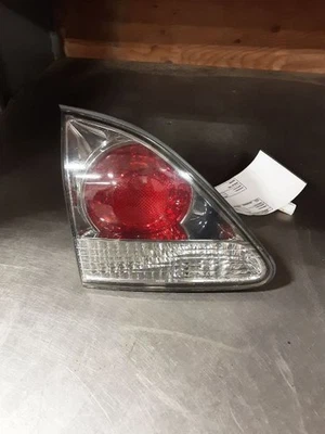 Luz trasera izquierda del conductor montada en la puerta trasera se adapta a 00-03 LEXUS RX300 233489 Foto 1 de 4
