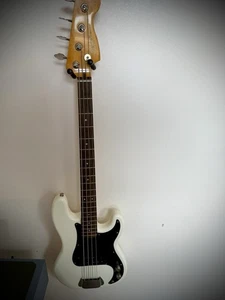 Squire Classic Vibe 60s P Bass - Picture 1 of 4