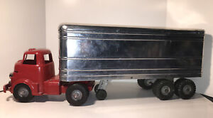 Red Wyandotte Semi Truck & Trailer Cast Cab, Very Nice Condition Truckers Clean