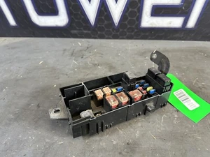 Conjunto de bloque de circuito de caja de relé de fusibles SUBARU IMPREZA STI 2003-2004 FABRICANTE DE EQUIPOS ORIGINALES - Imagen 1 de 4