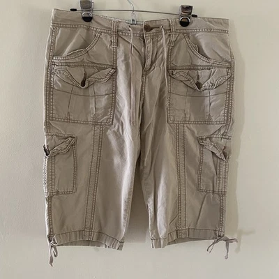 VIN Tan Knee Length Union Bay Size 15 Junior Women's Shorts Cargo 16 Inch Inseam - Image 1 of 4