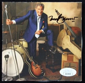 Tony Bennett Signed Playin' With My Friends CD Booklet JSA Authenticated - Picture 1 of 2