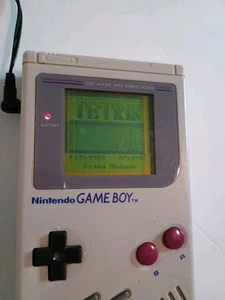 Nintendo Gameboy originale (DMG-01) PER RICAMBI O RIPARAZIONE - Si accende - Linee schermo - Foto 1 di 10