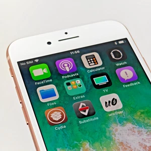 iPhone 8 con jailbreak 64 GB iOS 11.4 (Desbloqueado) Cydia/Descubierto **RARO** - Imagen 1 de 16