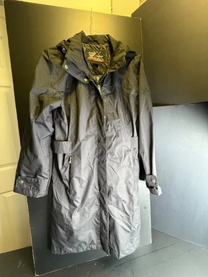 Chaqueta para mujer ZeroXPosur capucha desmontable cremallera completa y broche a presión talla M negra Foto 1 de 4