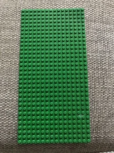 LEGO Green Base Plate 16 x 32 Thin Building Board Part Set 2748 CITY Friends - Picture 1 of 2