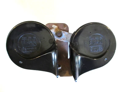 Par de bocinas Ford Crown Victoria 1988 1991 nota alta y baja 1889 1990 88 89 90 91 Foto 1 de 4