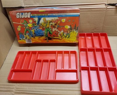 G.I. 1984 Estuche de transporte para coleccionistas JOE con capacidad para 24 figuras de acción, 2 bandejas HASBRO  Foto 1 de 4