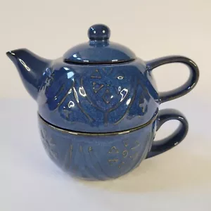 Combo de taza tetera apilable individual de gres en relieve azul Pier 1 Imports 12 oz - Imagen 1 de 16