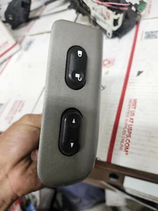01 02 03 04 05 06 07 FORD ESCAPE PASSENGER RIGHT WINDOW SWITCH ASSEMBLY - Picture 1 of 2