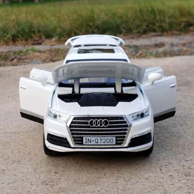 1:32 AUDI Q7 SUV Alloy Car Model Diecast & Toy Vehicles Metal Childrens Toy Gift - Image 1 of 4