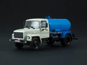 Magazine "Legendary trucks of USSR No. 21" with model of KO-503V (3307) vacuu... - Imagen 1 de 6