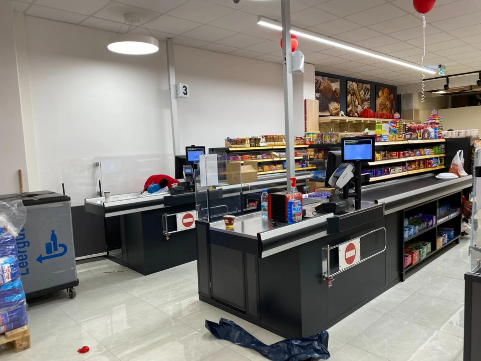 Kassentisch mit Band - Bild 1 von 4