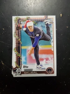 Sombrero de Santa Topps Holiday Tarik Skubal 2025 variación SP TIGERS - Imagen 1 de 2