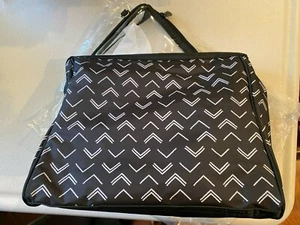 THIRTY ONE ESSENTIAL BEAUTY DUO CASE TIP TOP CHEVRON - Picture 1 of 5