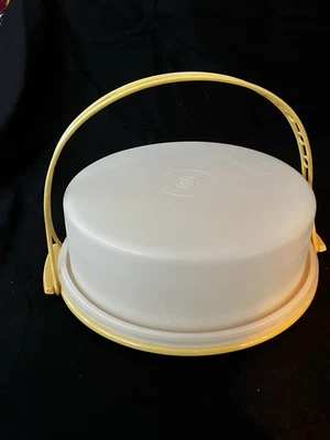 Tupperware-Vintage #719-1 Cake Carrier/Keeper w/ Handle-Almond & Gold USA - Image 1 of 4