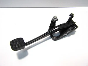 Bremspedal Mercedes A-Klasse A180 W176 2016-18 (1,5l 8V CDI Diesel) P8477 - Bild 1 von 10