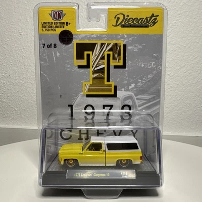 M2 Machines DIECASTZ  1973 CHEVROLET CHEYENNE C10 CHASE 1/250 YELLOW RZ02 - Image 1 of 4