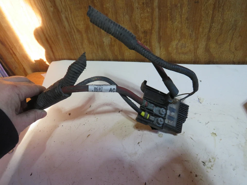 2012 Ford FIESTA TERMINAL CONECTOR FUSÍVEL BATERIA POSITIVA - Imagem 1 de 4