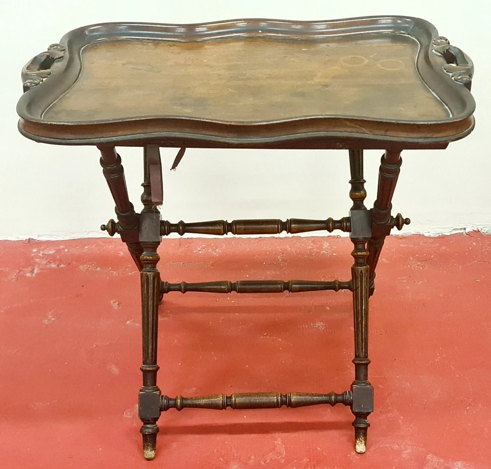 SIDE TABLE FOR SERVICE. WALNUT WOOD. FOLDABLE LEGS. XIX-XX CENTURY. - Image 1 of 1
