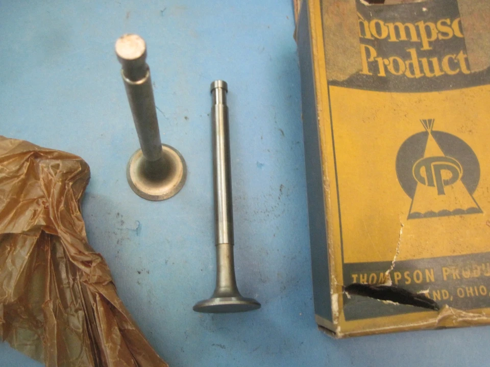 2 новых старых запасных выпускных клапана 1954 Buick серии 40, 50, 60 - Изображение 1 из 1