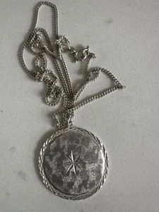 Collana con ciondolo in argento con marchio punzonato - Foto 1 di 9