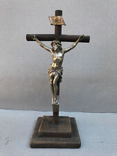 ancien Crucifix en bois et métal à poser religion chrétienne french antique