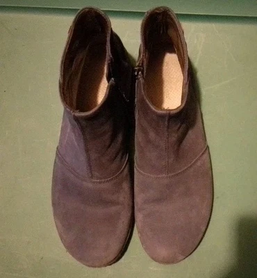 El Naturalista #996 Women’s Navy Suede Ankle Boots Size: 39 EUR / 7.5 US - Image 1 of 4