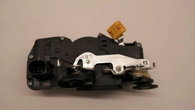 Cadillac CTS 2005 actuador de bloqueo de puerta trasero izquierdo del lado del conductor  Foto 1 de 4