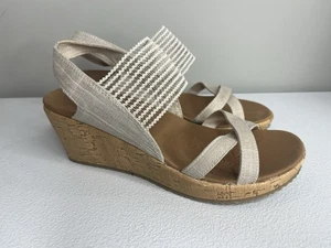 Skechers Beverlee High Tea Keilsandalen Damengröße US 9 - Bild 1 von 8