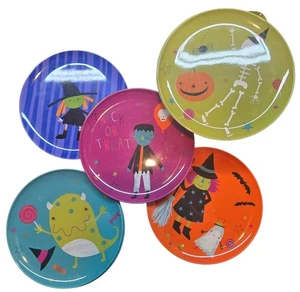 Halloween Themed Kid’s 9” Plates (set of 8) World Market Friendly Characters - Picture 1 of 7