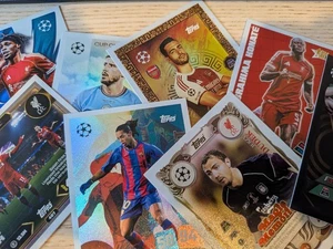 KAUFEN SIE 2 ERHALTEN SIE 3 GRATIS Topps - Match Attax 2025/26 Rainbow Foil Karten 316 bis 459 - Bild 1 von 1