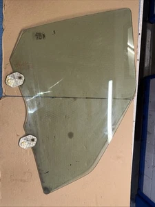 Discovery 3/4 L319 tdv6 Right Hand Front Door Drop Glass Window LR012276 (38y) - Picture 1 of 10