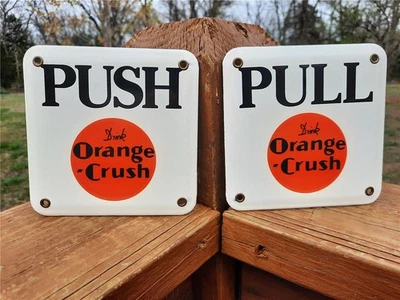 JUEGO DE 2 LETREROS DE PORCELANA BEBIDA NARANJA APLASTAR PUERTA EMPUJAR TIRADOR SODA POP TIENDA LETREROS Foto 1 de 4