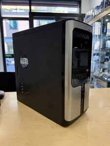 Cabinet Case Per Computer Usato In Perfette Condizioni - Foto 1 di 5