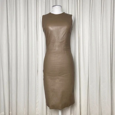 VESTIDO MIDI SIN MANGAS DE CUERO MARRÓN CLARO THE ROW talla 6 Foto 1 de 4