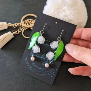 Australian Handmade π¦πΊ Lily of the Valley Dangle Flower Earrings - Picture 1 of 3