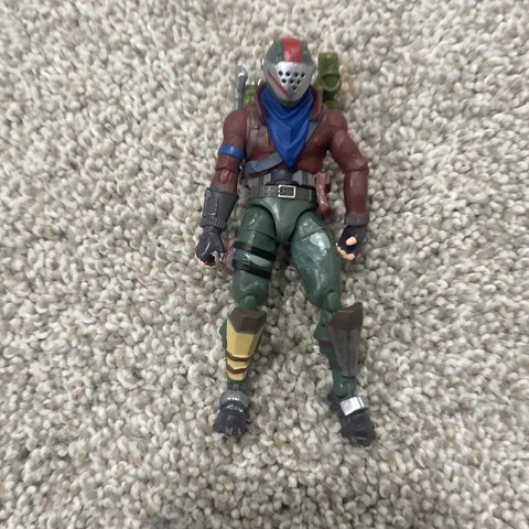 Fortnite Rust Lord 4" Action Figure 2018 Jazwares Epic Games w/bagpack. M16 Cover