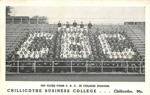 Pep Club In Collage Stadium Chillicothe Business College Chillicothe, MO 1920s PC - Imagen 1 de 2