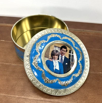 Meltis Bedford England Biscuit Tin Princess Diana Prince Charles Decor, Vintage - Image 1 of 4